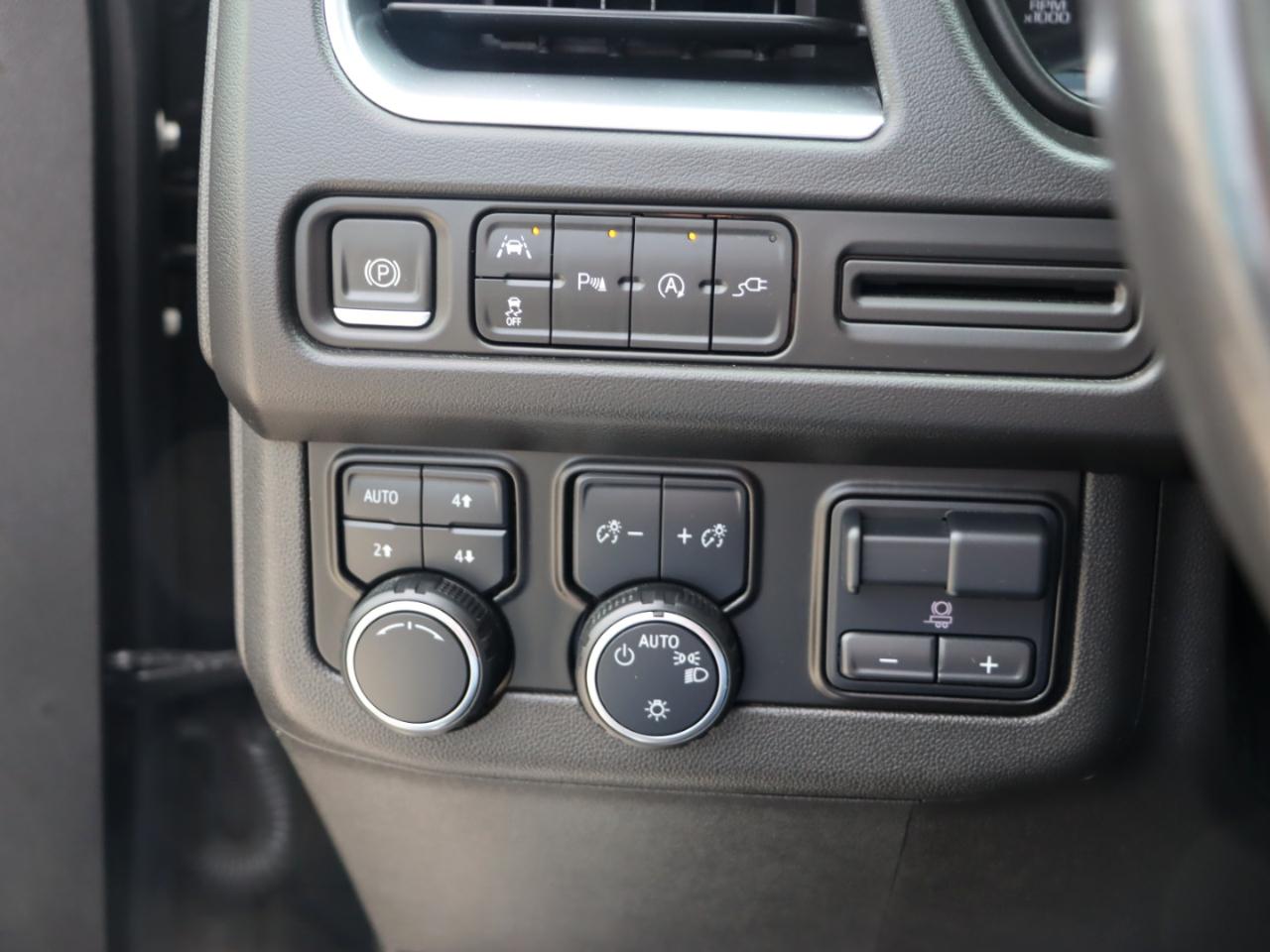 Chevrolet Suburban LT 4WD 2021