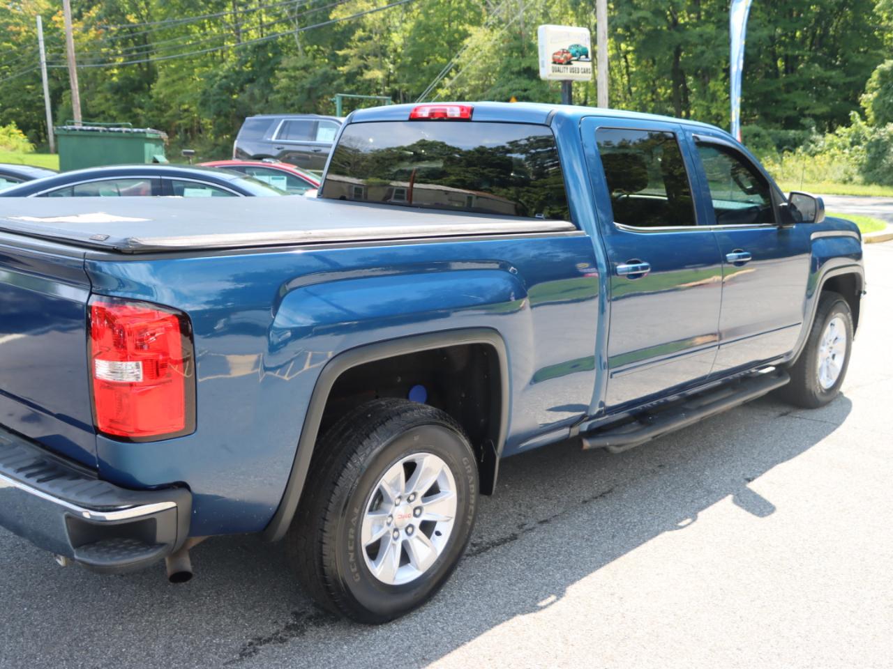 GMC Sierra 1500 SLE Crew Cab Long Box 4WD 2017