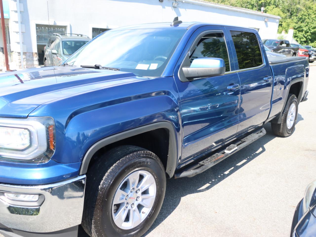 GMC Sierra 1500 SLE Crew Cab Long Box 4WD 2017