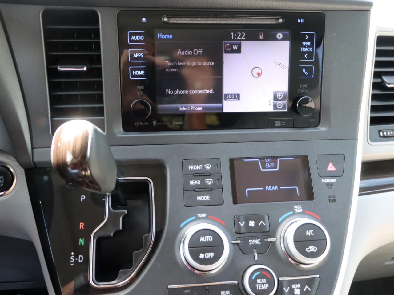 Toyota Sienna XLE 7-Passenger AWD 2017