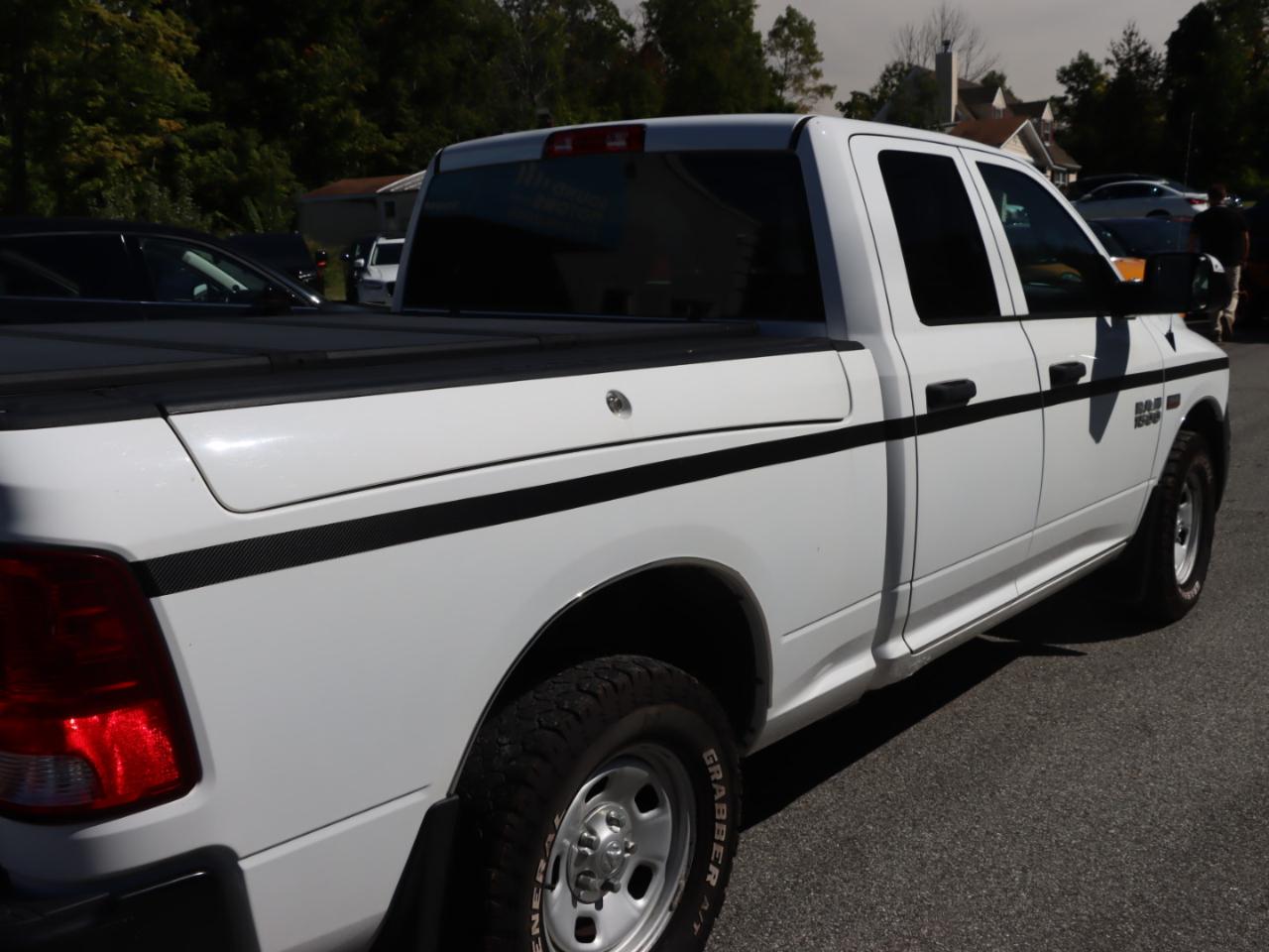 RAM 1500 Tradesman Quad Cab 4WD 2017