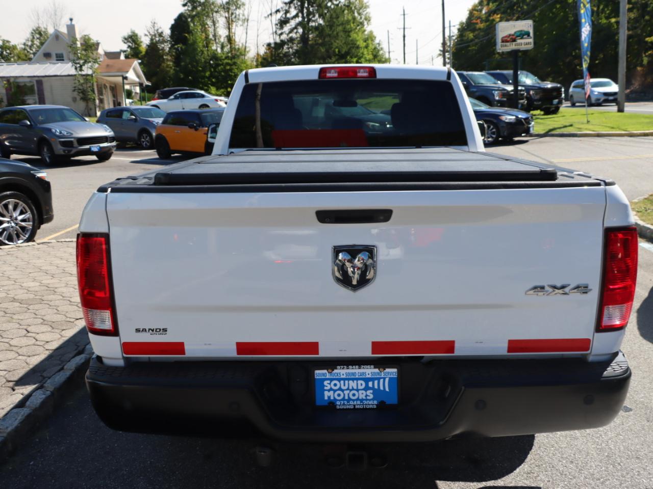 RAM 1500 Tradesman Quad Cab 4WD 2017