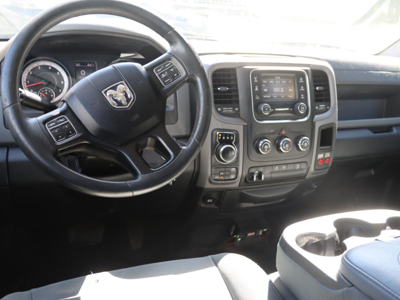 RAM 1500 Tradesman Quad Cab 4WD 2017
