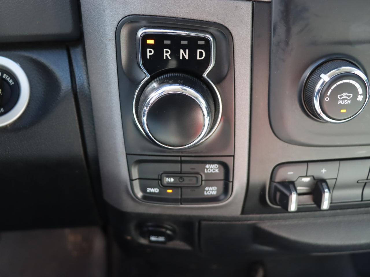 RAM 1500 Tradesman Quad Cab 4WD 2017