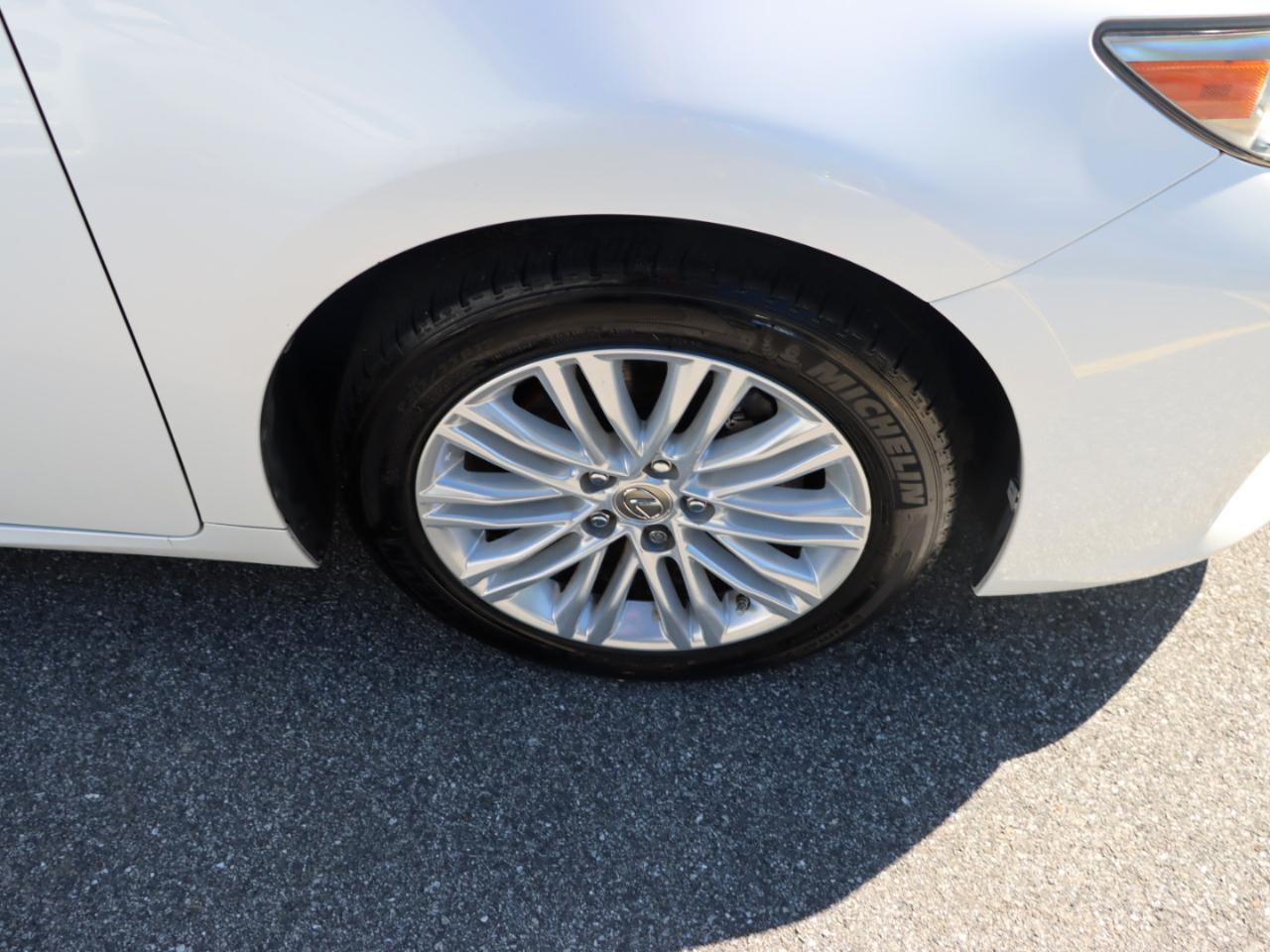 Lexus ES 350 Sedan 2013