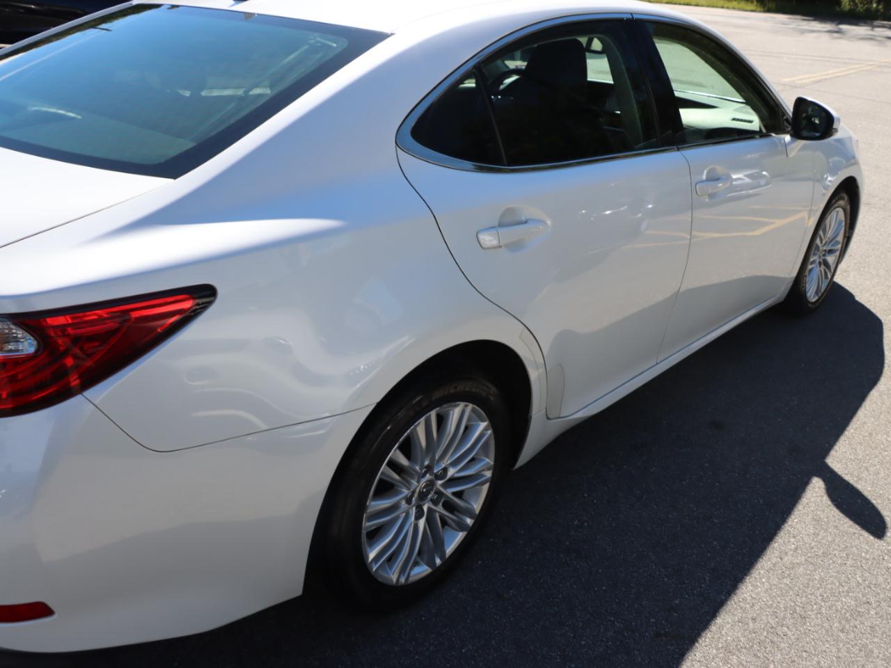 Lexus ES 350 Sedan 2013