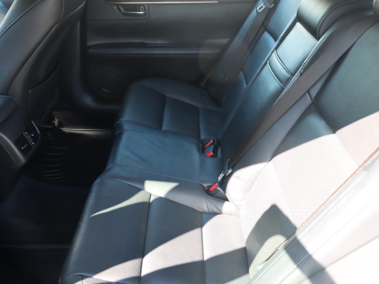 Lexus ES 350 Sedan 2013