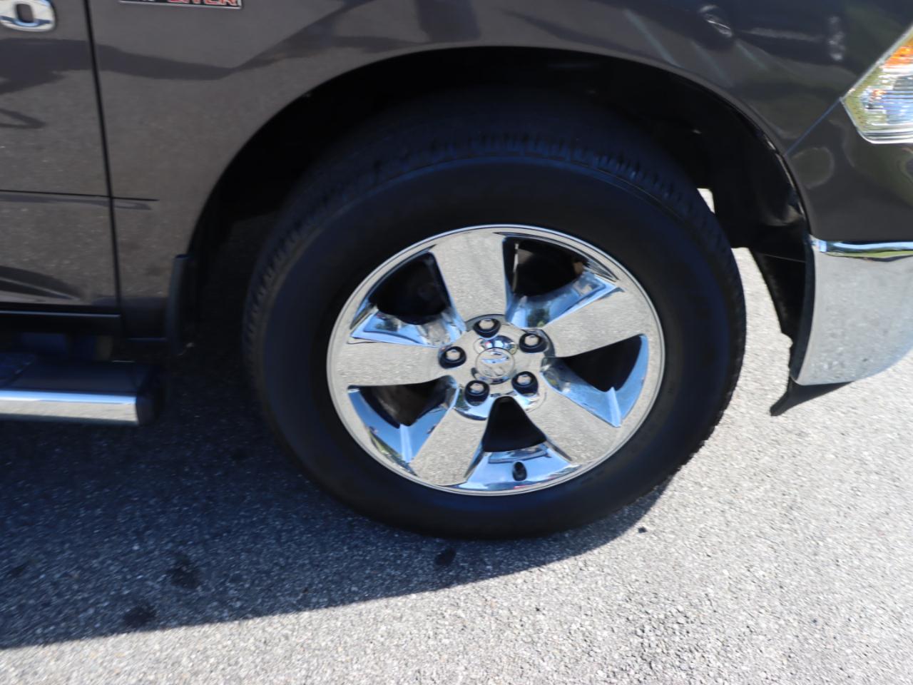 RAM 1500 SLT Crew Cab SWB 4WD 2017
