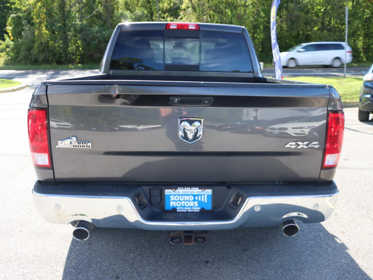 RAM 1500 SLT Crew Cab SWB 4WD 2017