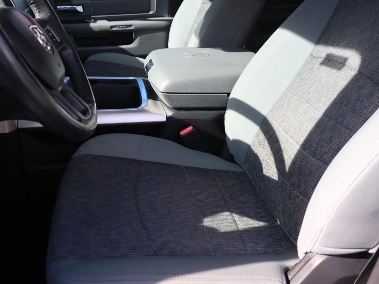 RAM 1500 SLT Crew Cab SWB 4WD 2017