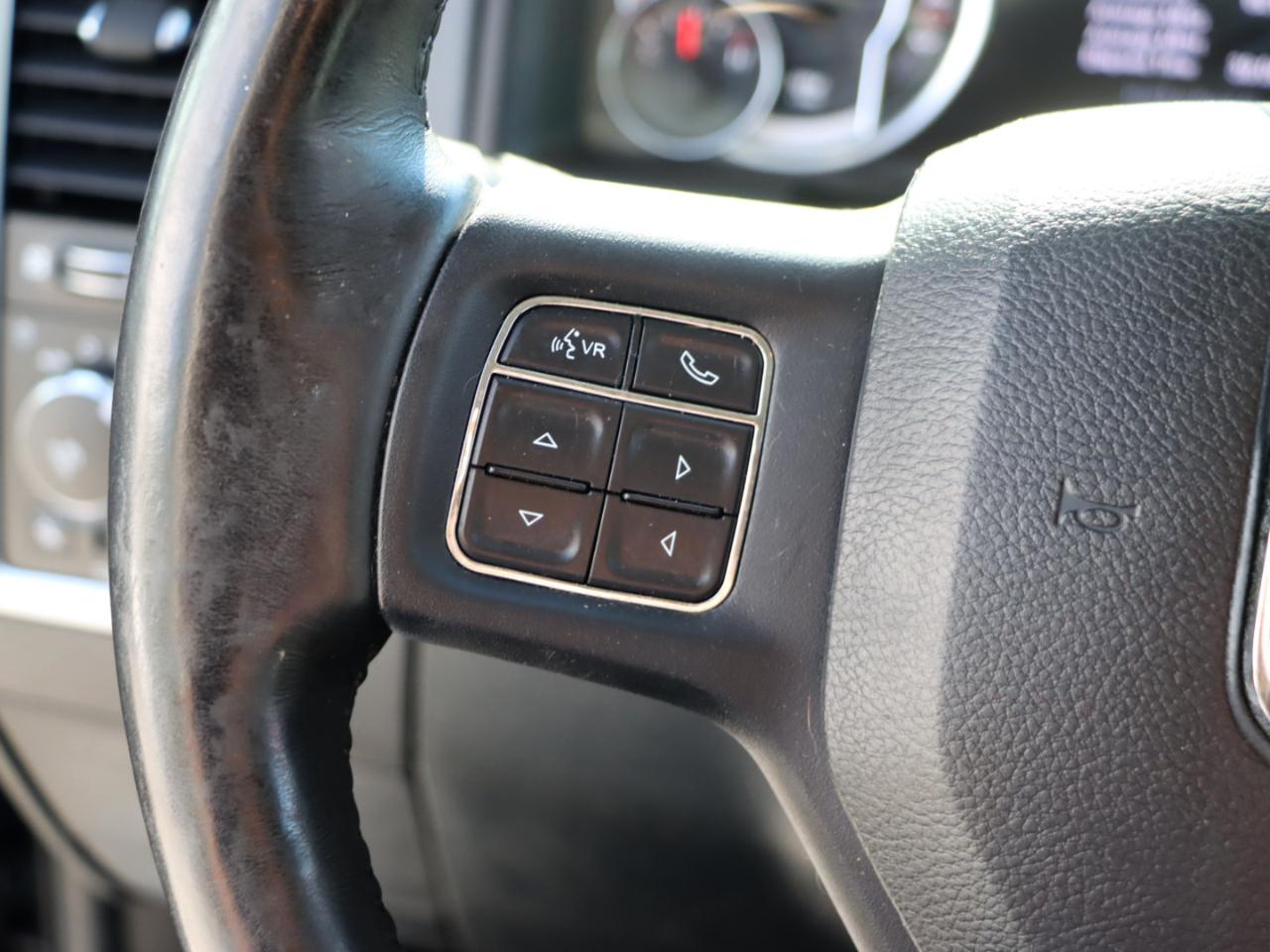 RAM 1500 SLT Crew Cab SWB 4WD 2017