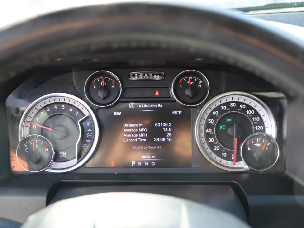 RAM 1500 SLT Crew Cab SWB 4WD 2017