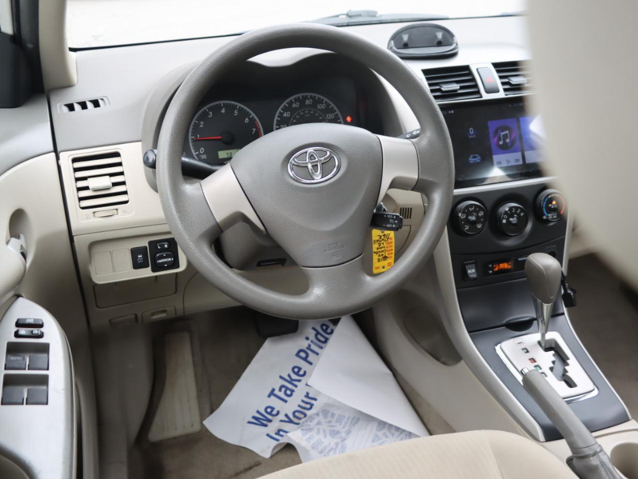 Toyota Corolla Base 5-Speed MT 2010