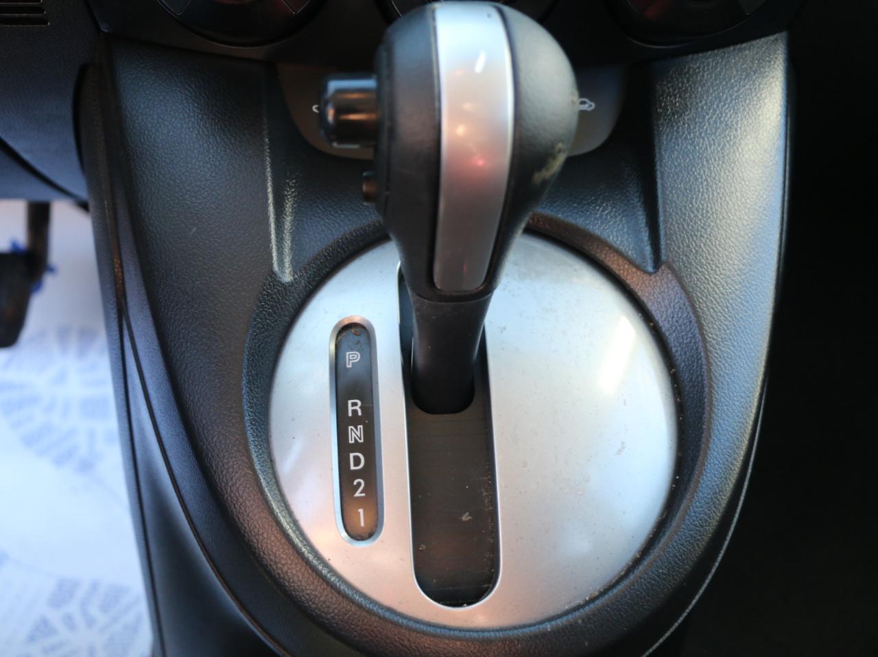 Mazda MAZDA2 Sport 2012