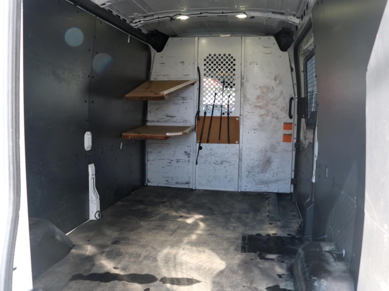 Ford Transit 350 Van Med. Roof w/Sliding Pass. 148-in. WB 2017