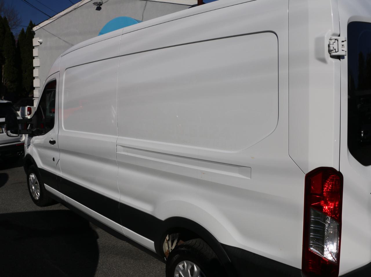 Ford Transit 350 Van Med. Roof w/Sliding Pass. 148-in. WB 2017
