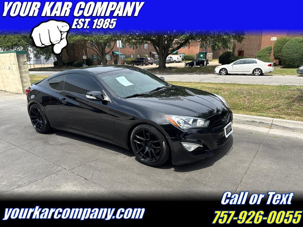 Hyundai Genesis Coupe 2dr 3.8L Man Base w/Gray Seats 2015