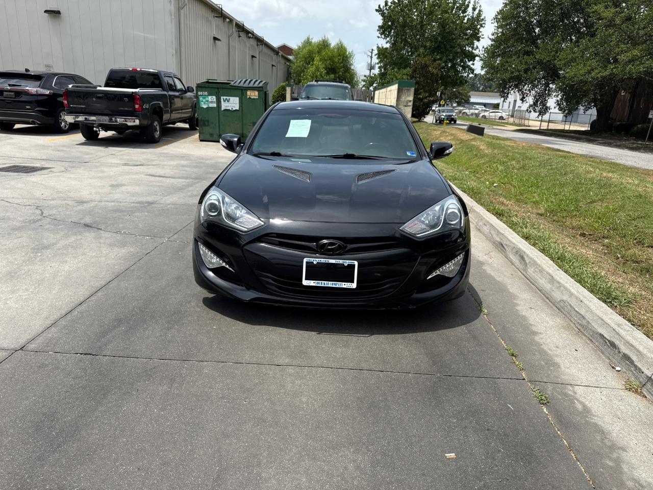 Hyundai Genesis Coupe 2dr 3.8L Man Base w/Gray Seats 2015