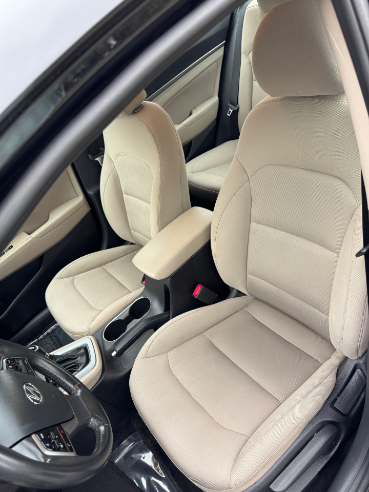 2018 Hyundai Elantra Value Edition photo 13