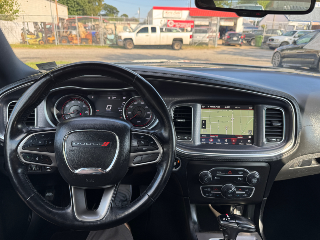 2022 Dodge Charger SXT photo 18