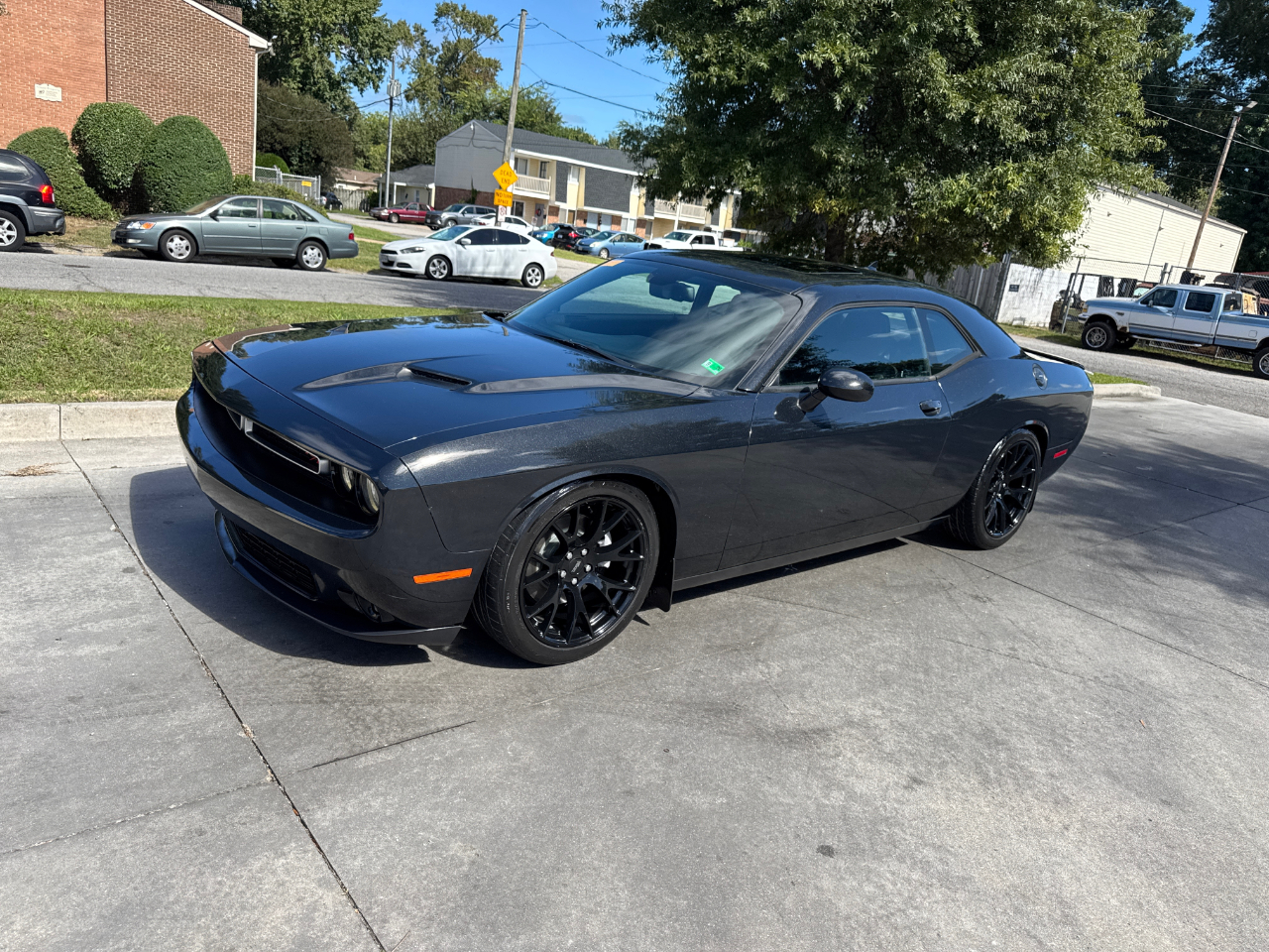 2015 Dodge Challenger R/T photo 2