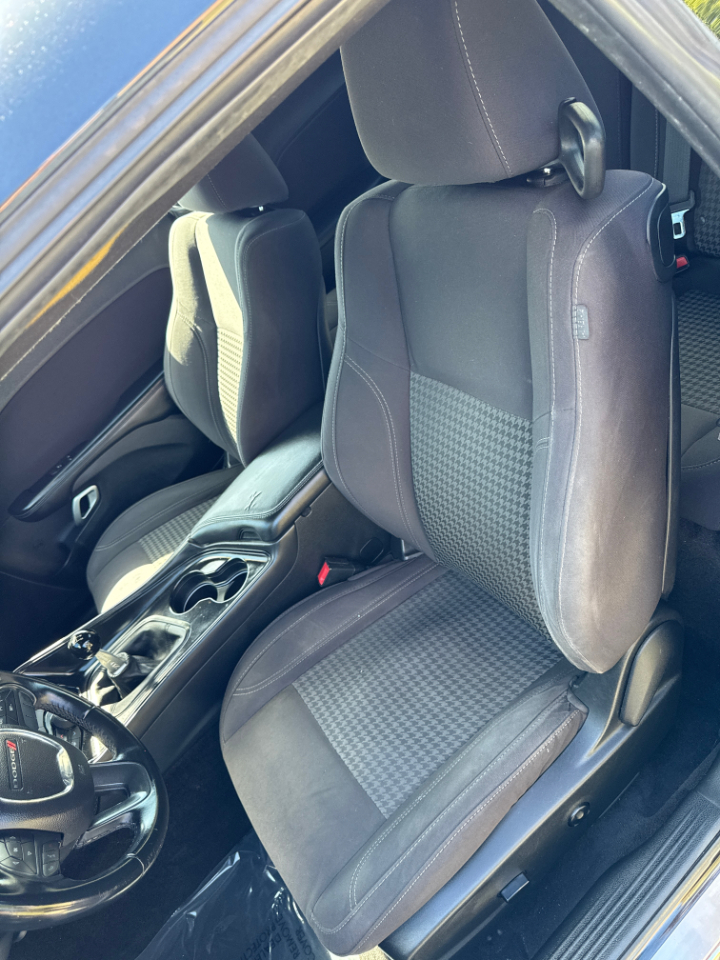 2015 Dodge Challenger R/T photo 14