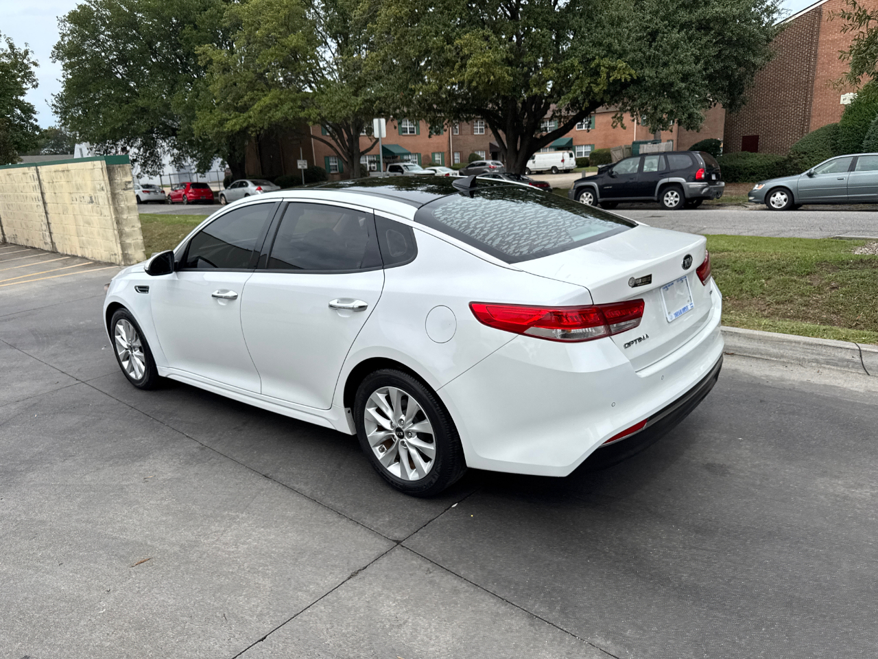 2016 Kia Optima EX photo 9