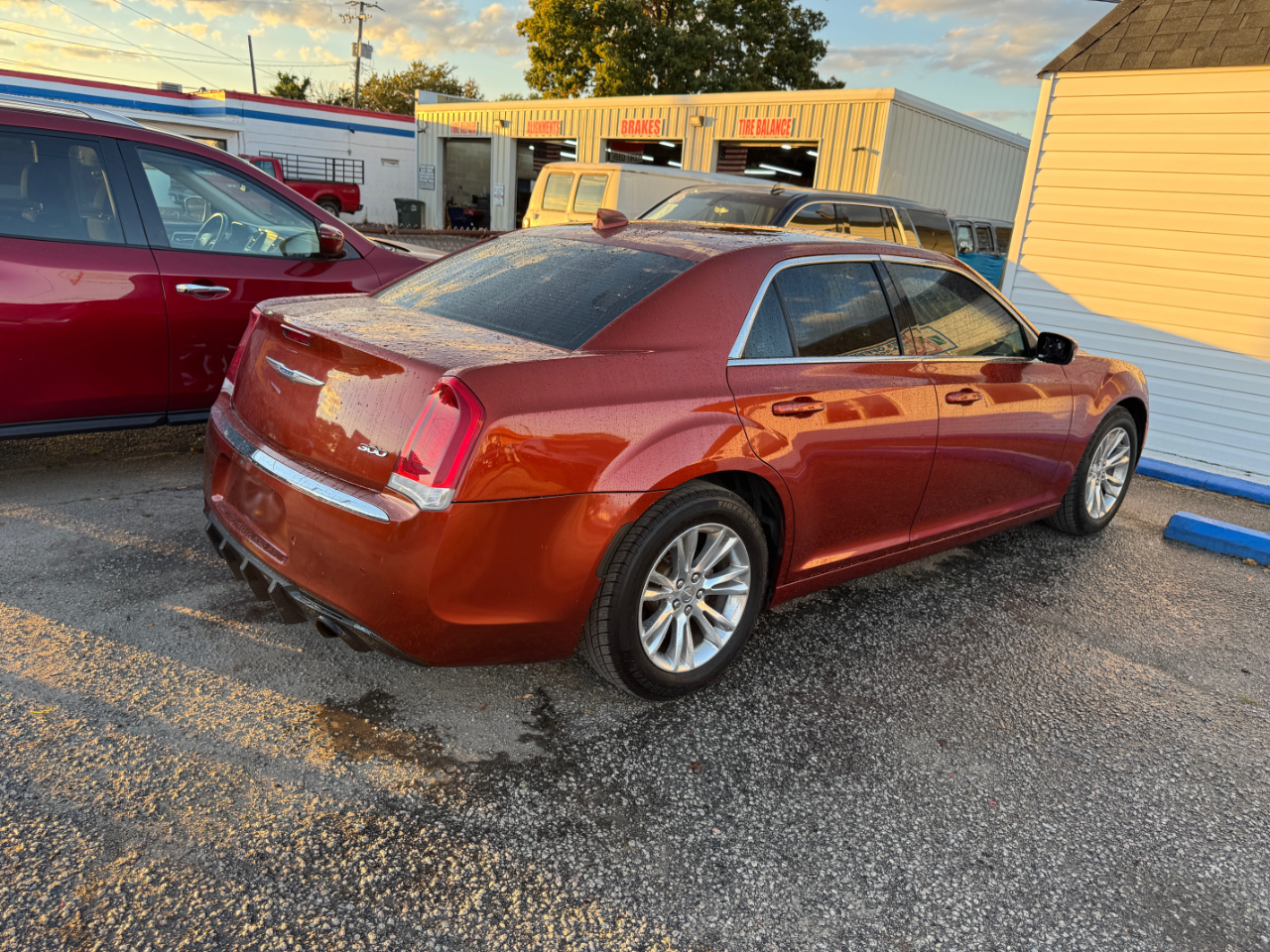 Chrysler 300 Touring L RWD 2021