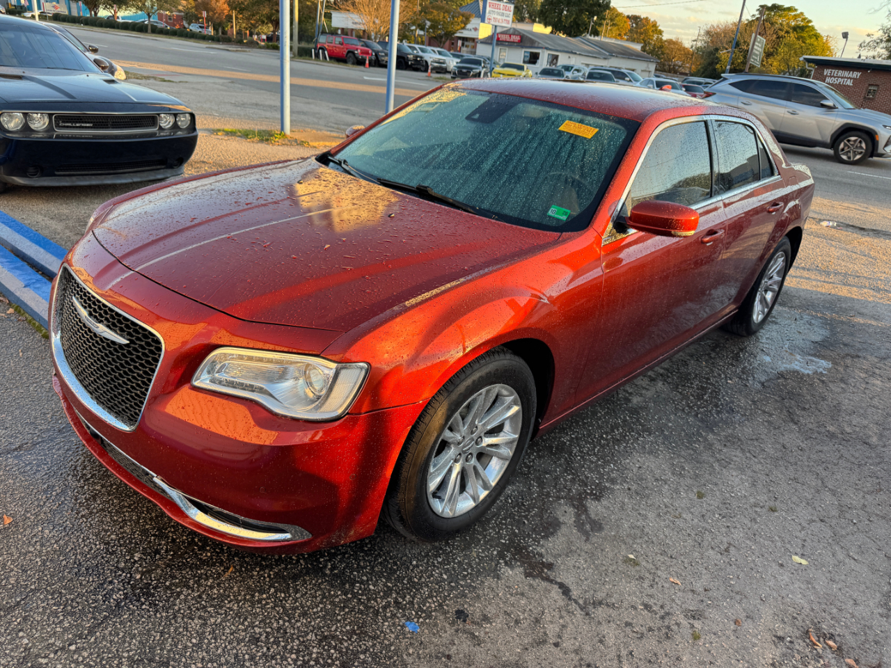 Chrysler 300 Touring L RWD 2021