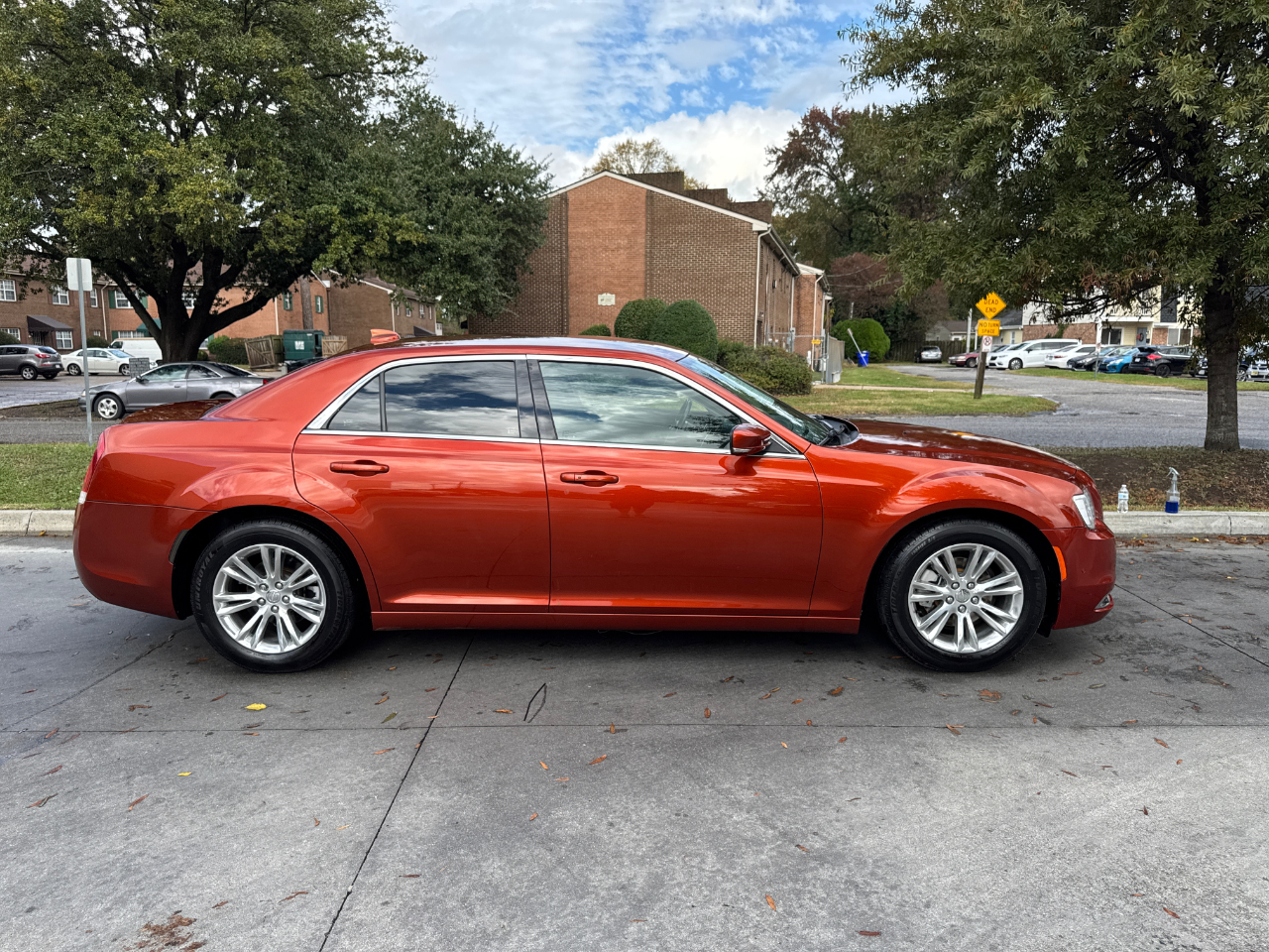 Chrysler 300 Touring L RWD 2021