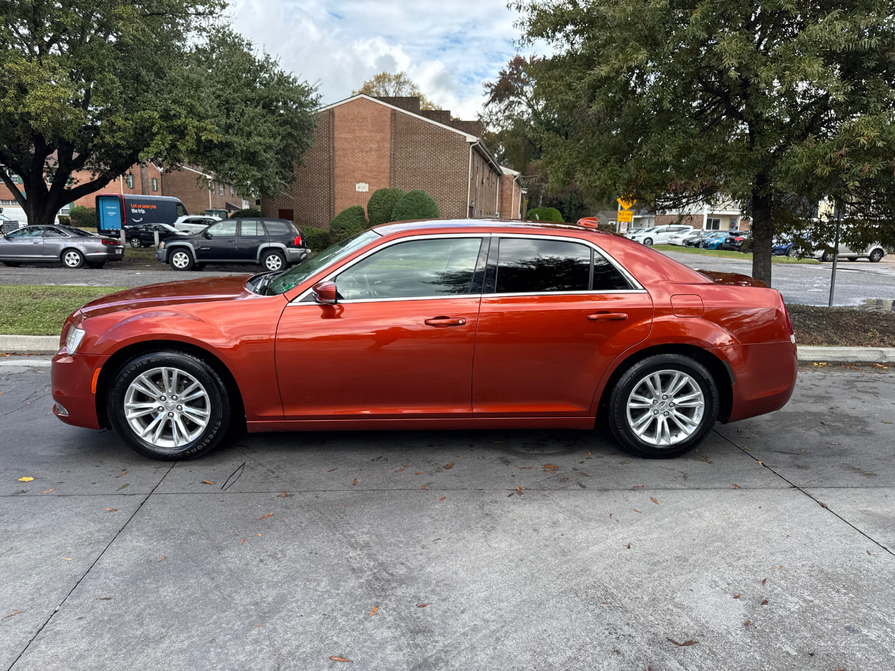 Chrysler 300 Touring L RWD 2021