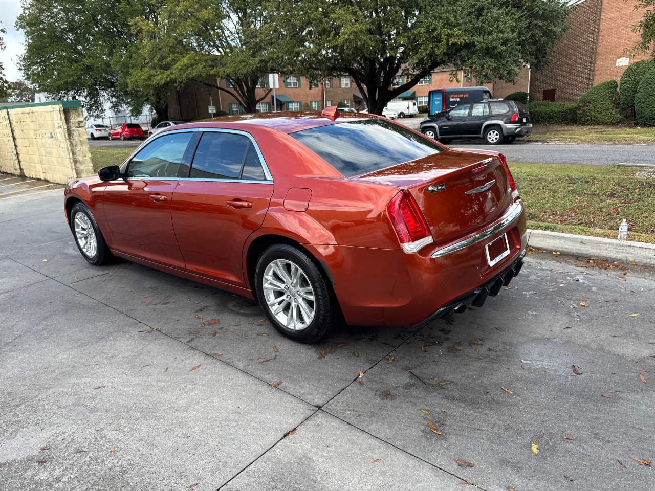 Chrysler 300 Touring L RWD 2021