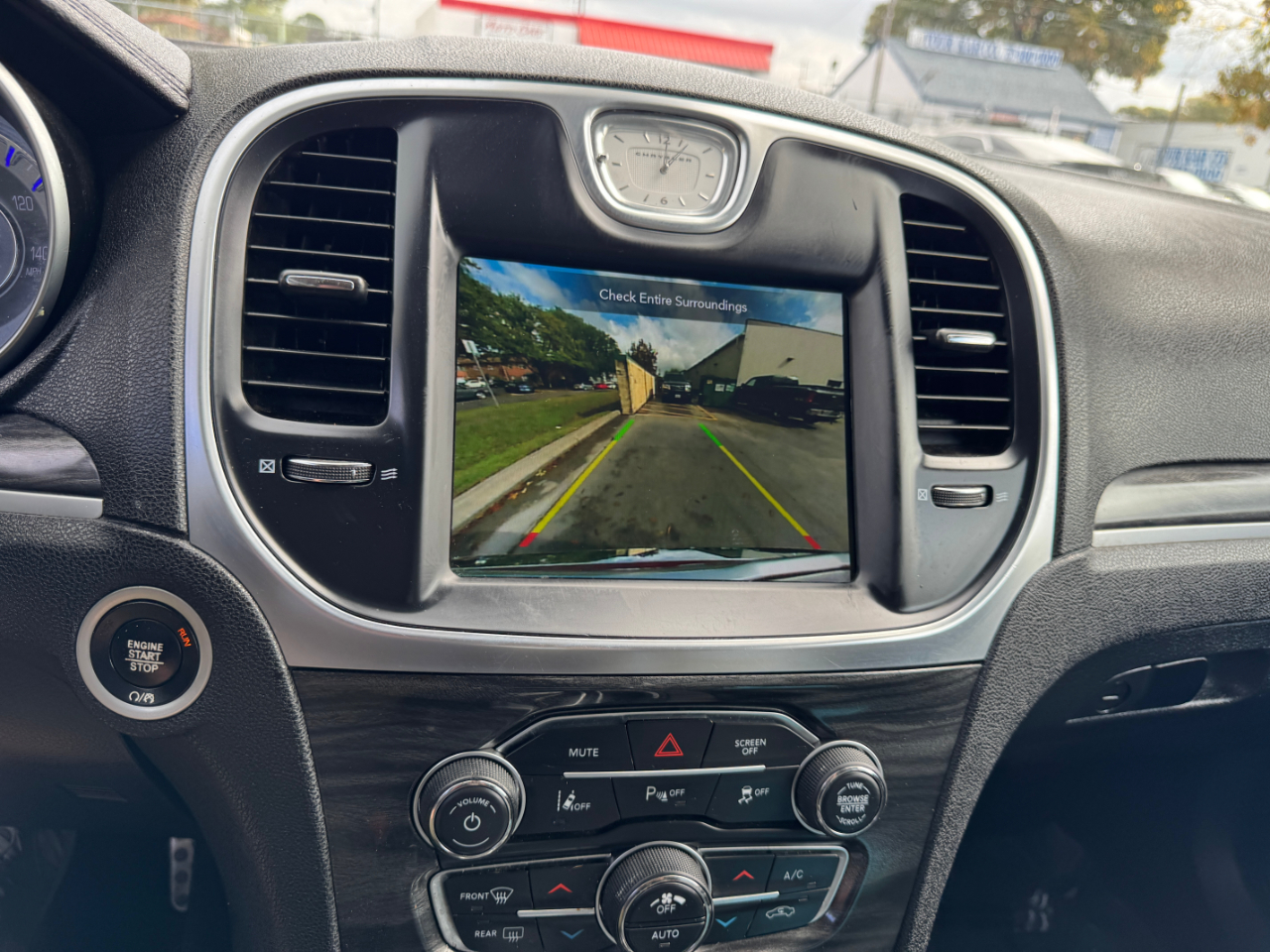 Chrysler 300 Touring L RWD 2021