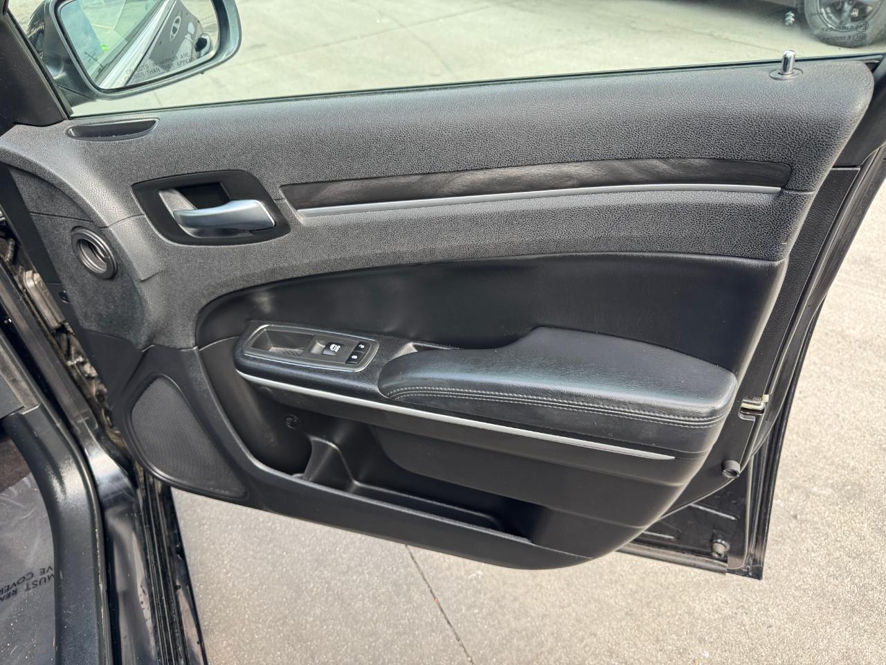 Chrysler 300 Limited RWD 2017