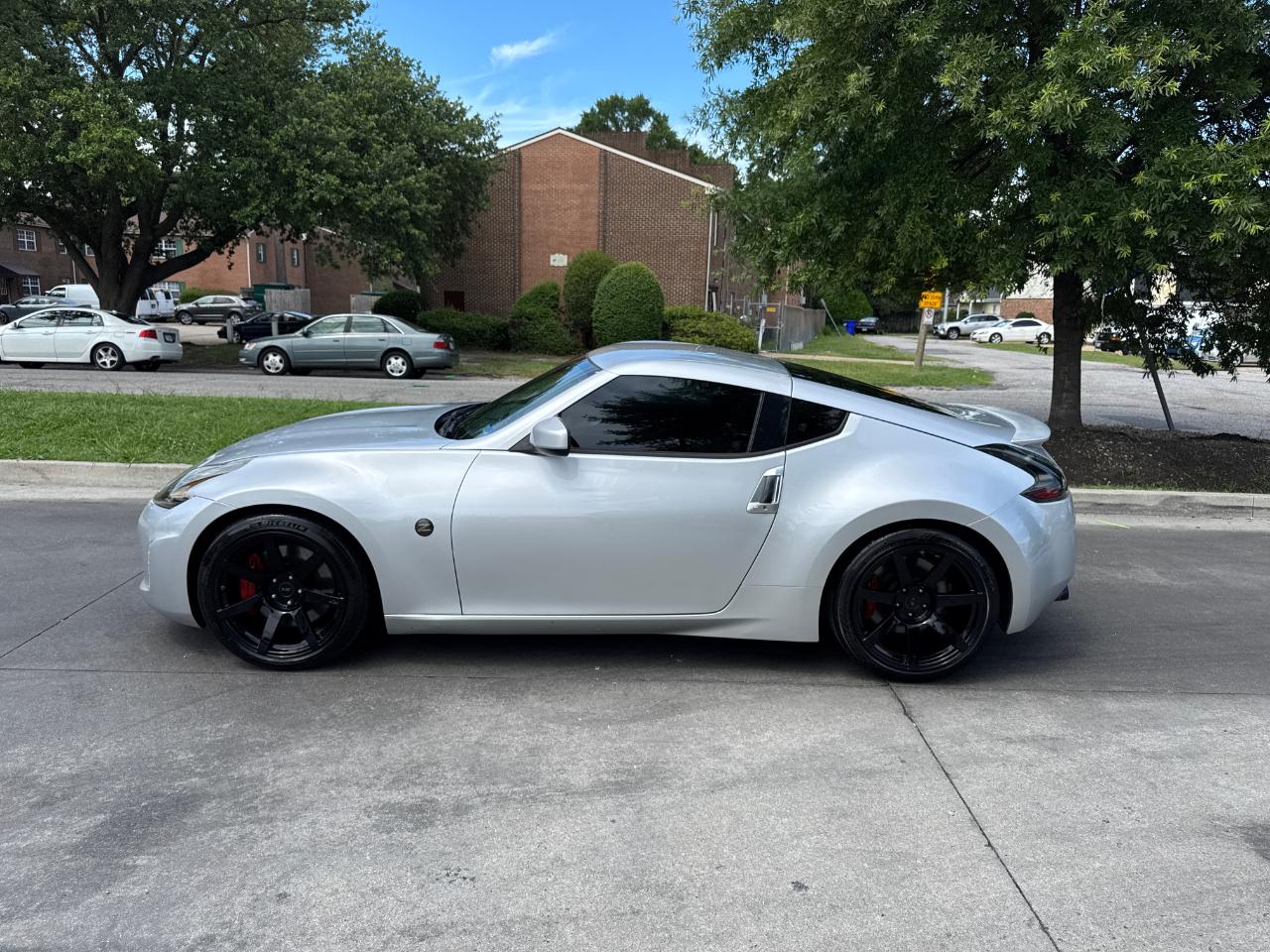 Nissan 370Z 2dr Cpe Auto 2014