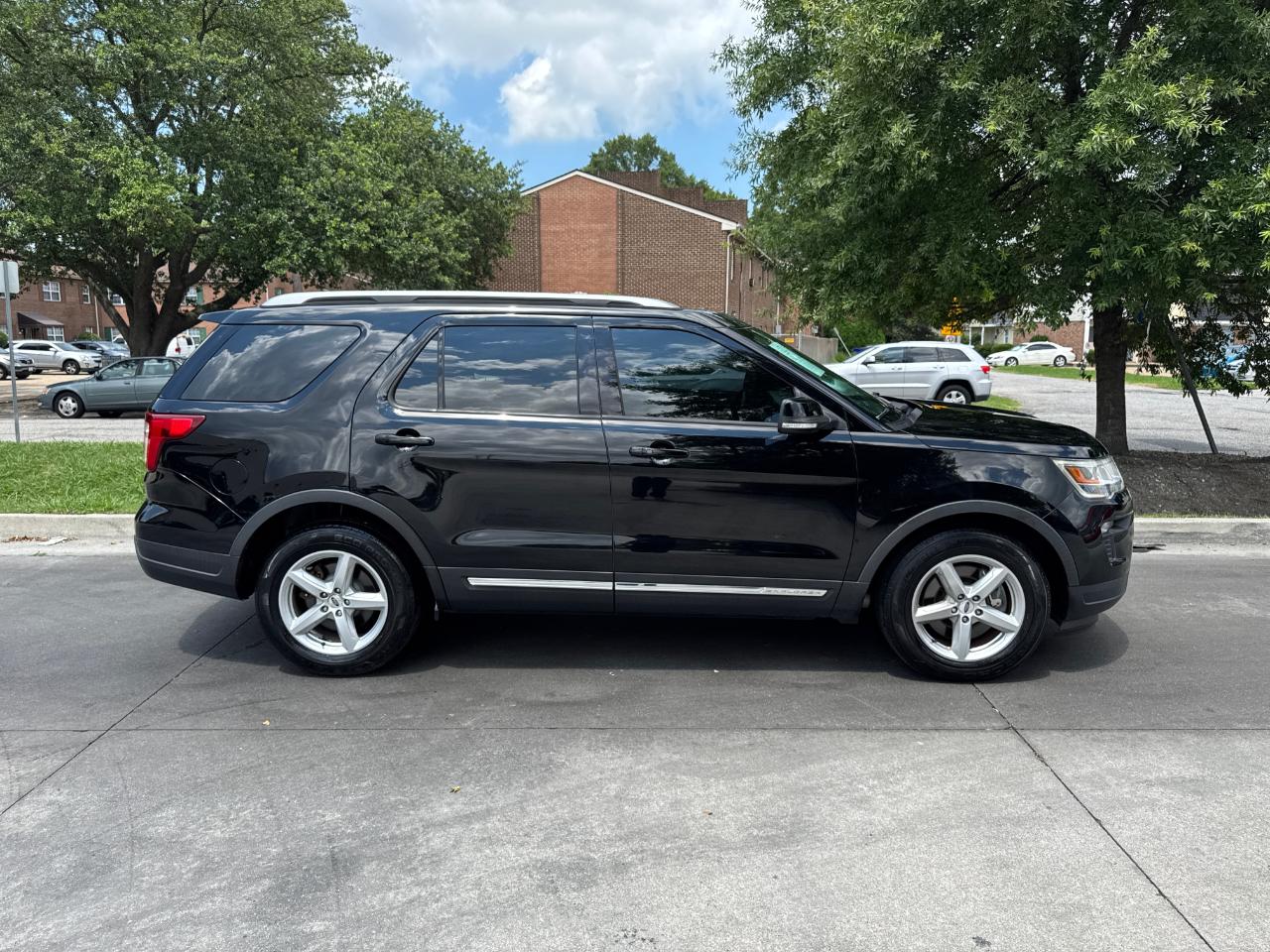 Ford Explorer XLT FWD 2018