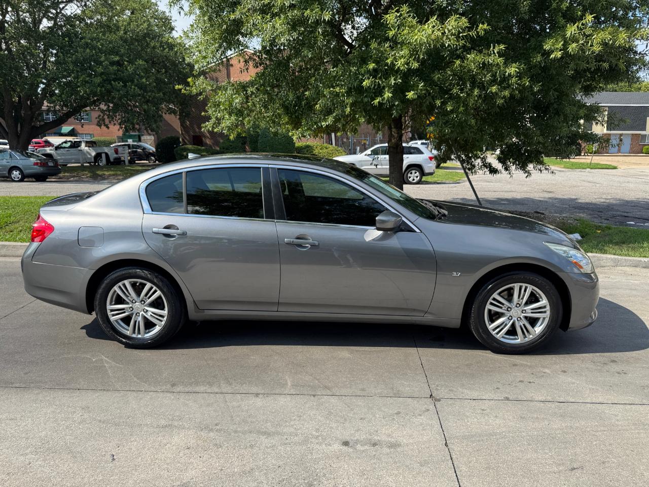 Infiniti Q40 4dr Sdn AWD 2015