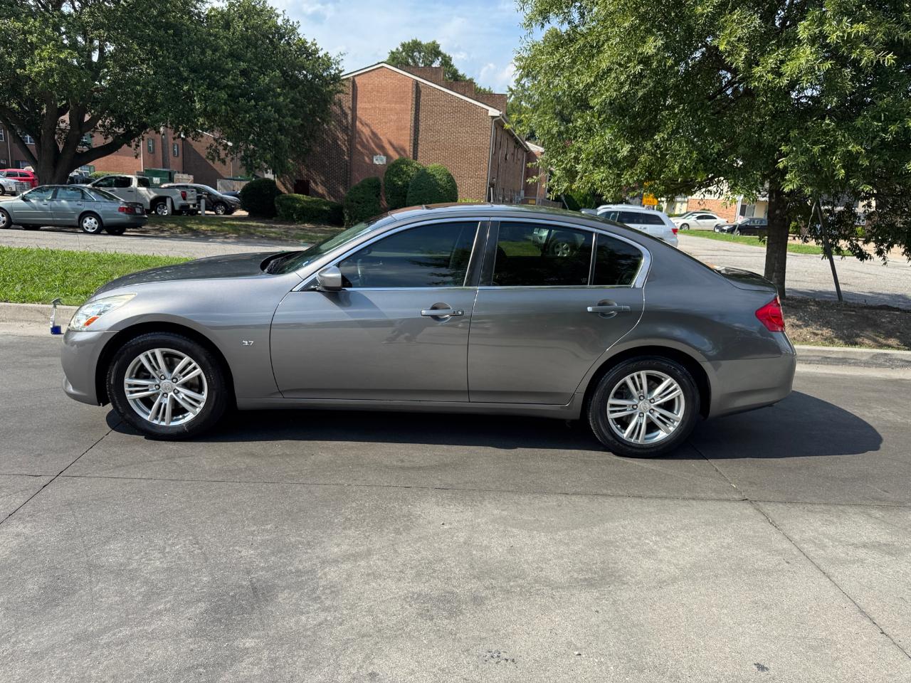 Infiniti Q40 4dr Sdn AWD 2015