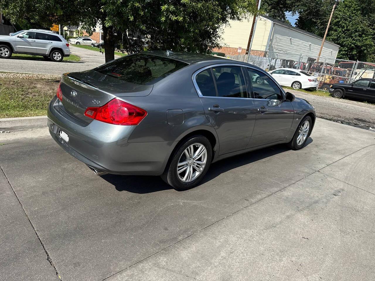 Infiniti Q40 4dr Sdn AWD 2015