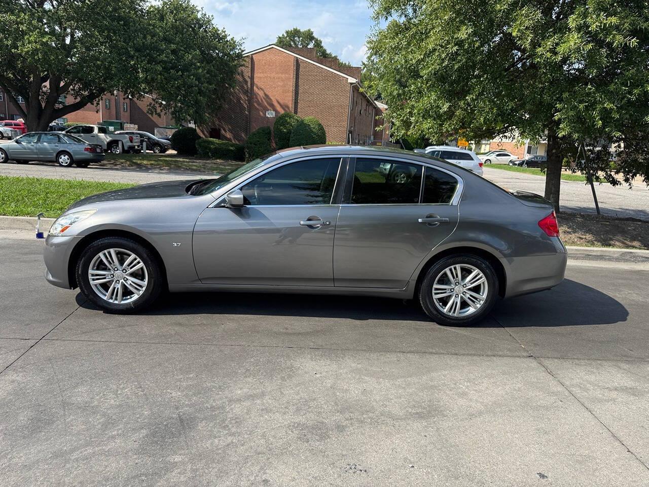 Infiniti Q40 4dr Sdn AWD 2015