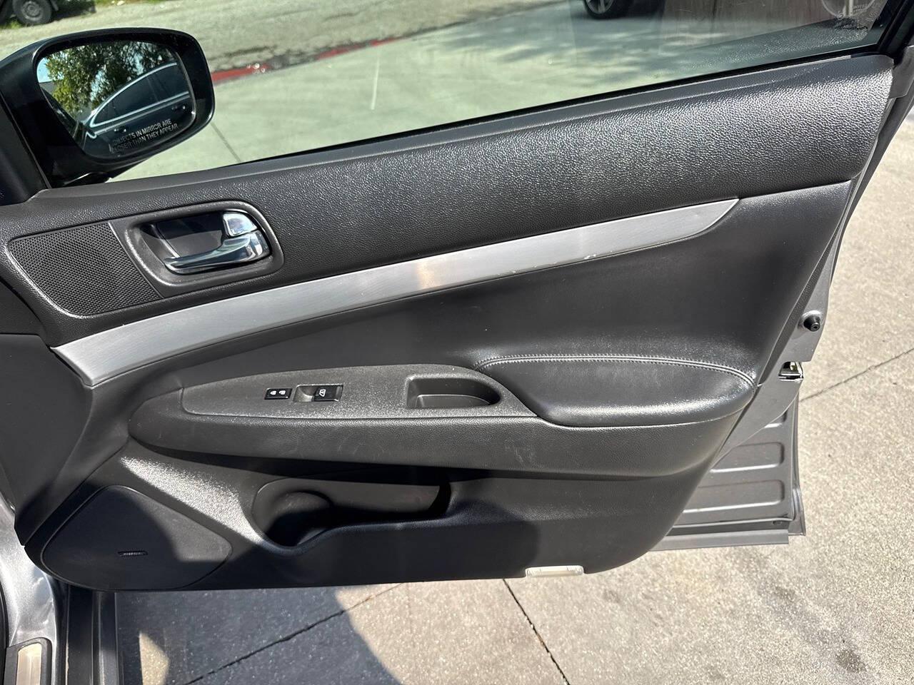 Infiniti Q40 4dr Sdn AWD 2015