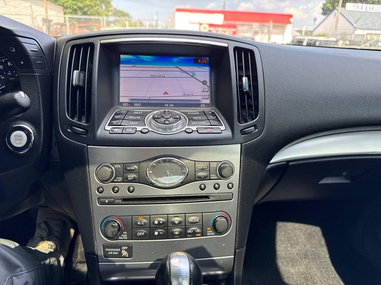 Infiniti Q40 4dr Sdn AWD 2015