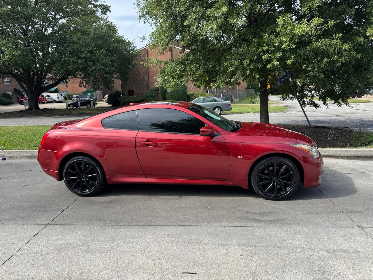 Infiniti Q60 Coupe 2dr Auto AWD 2015