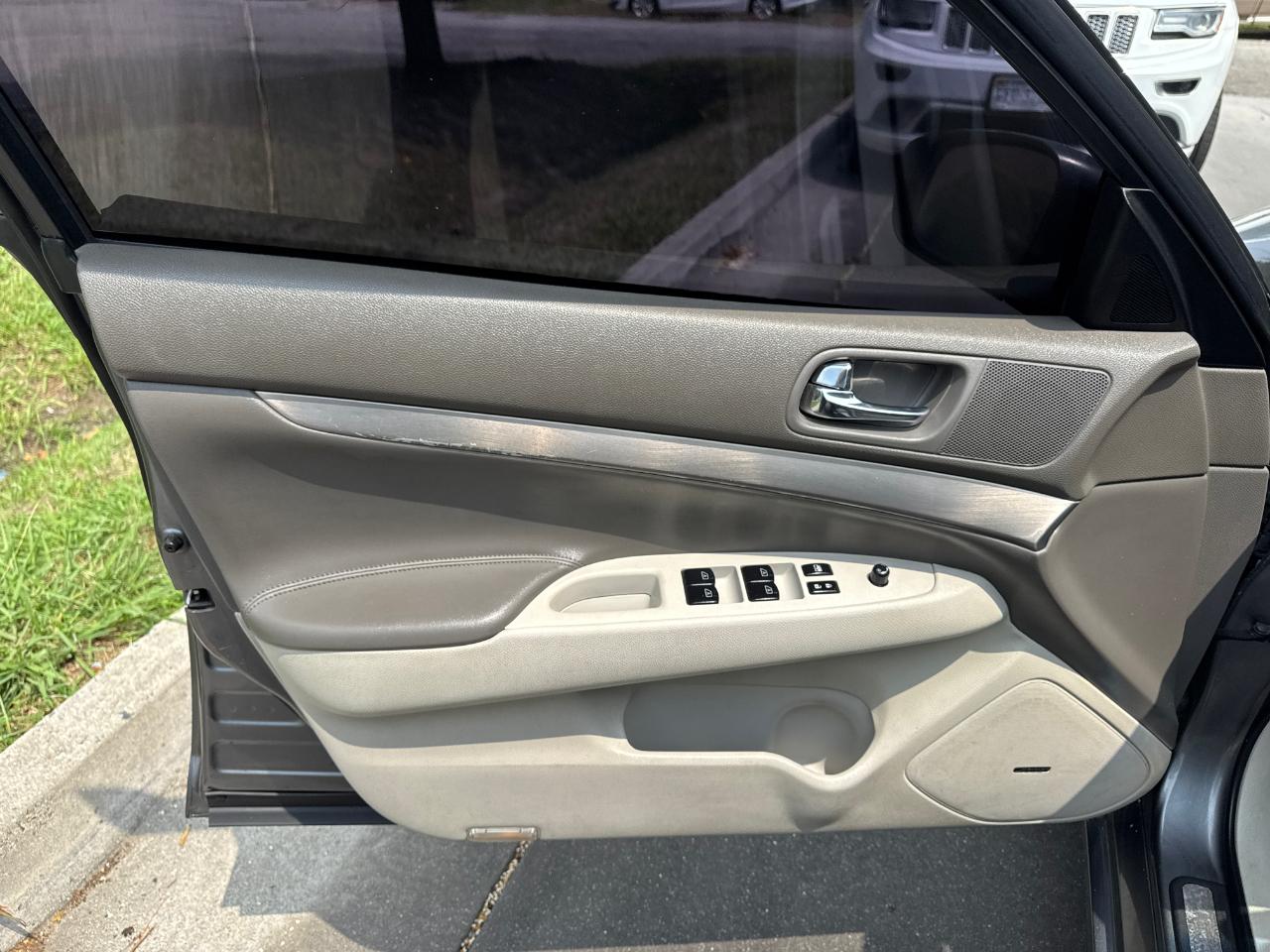 Infiniti Q40 4dr Sdn AWD 2015