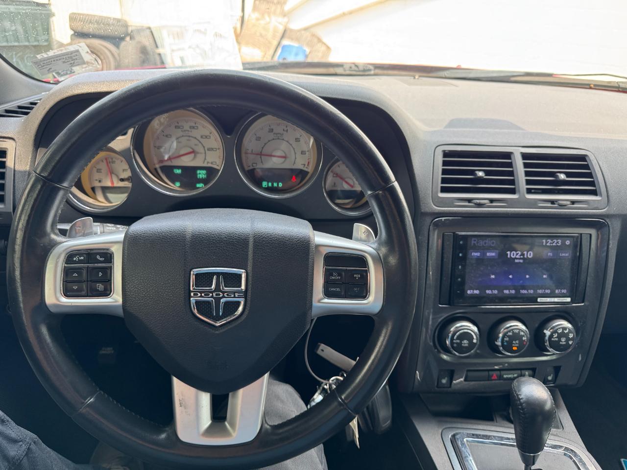 Dodge Challenger 2dr Cpe SXT Plus 2012
