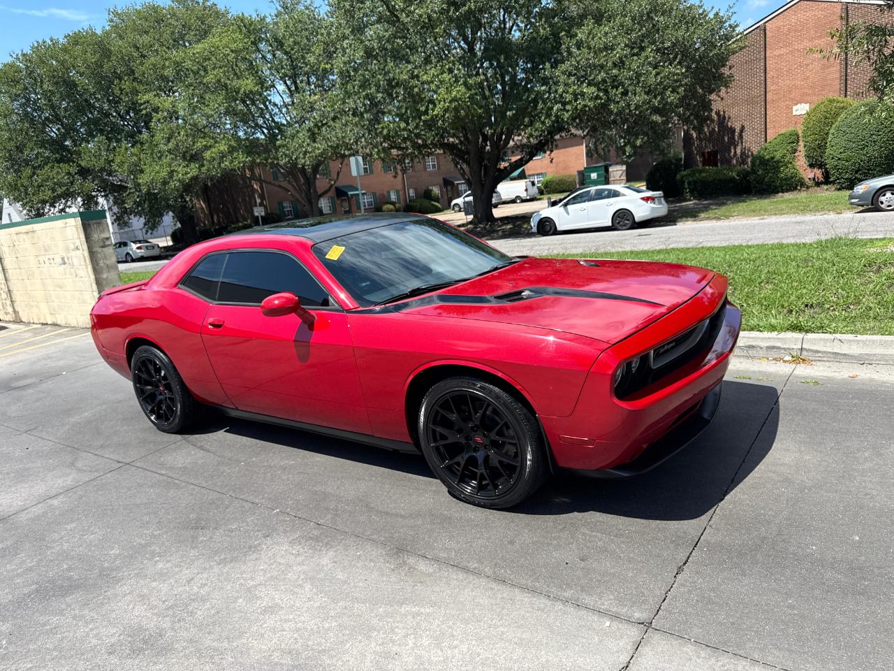 Dodge Challenger 2dr Cpe SXT Plus 2012