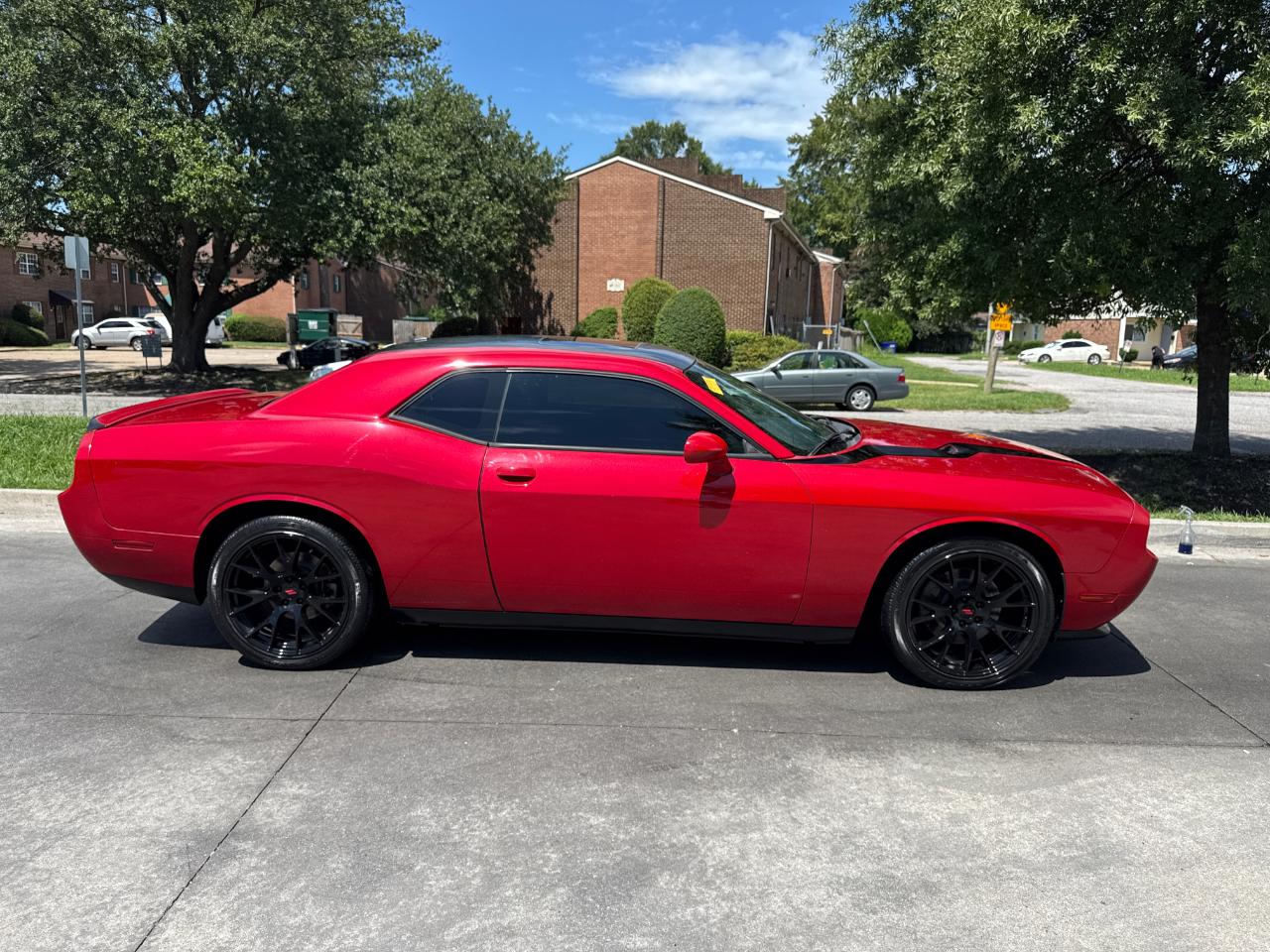 Dodge Challenger 2dr Cpe SXT Plus 2012