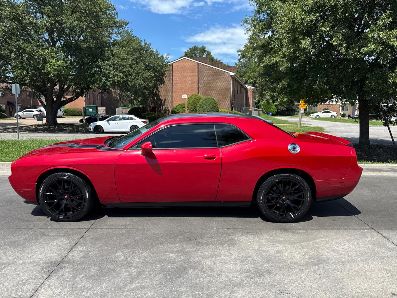 Dodge Challenger 2dr Cpe SXT Plus 2012