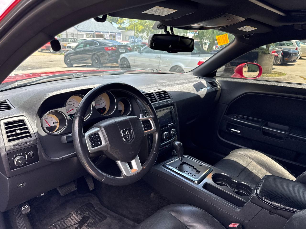 Dodge Challenger 2dr Cpe SXT Plus 2012