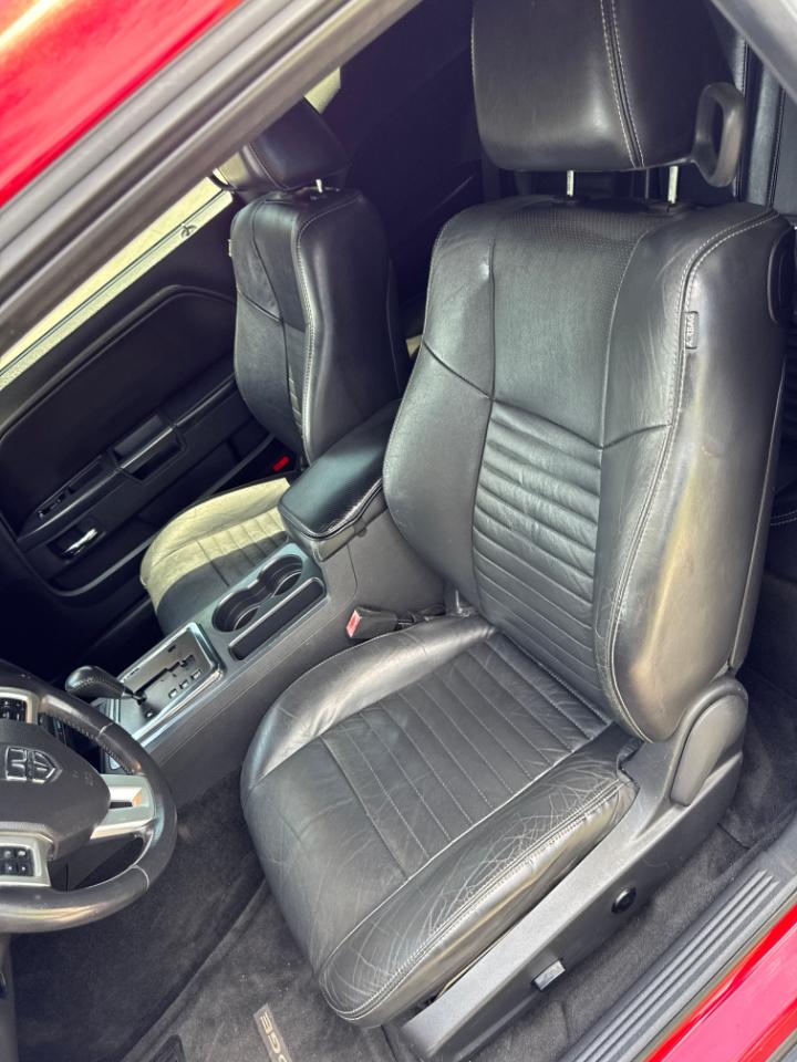 Dodge Challenger 2dr Cpe SXT Plus 2012